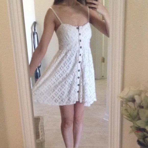 NWT White Lace Dress - Picture 2 of 6